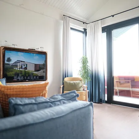 Comfortable Near Sea At 500m